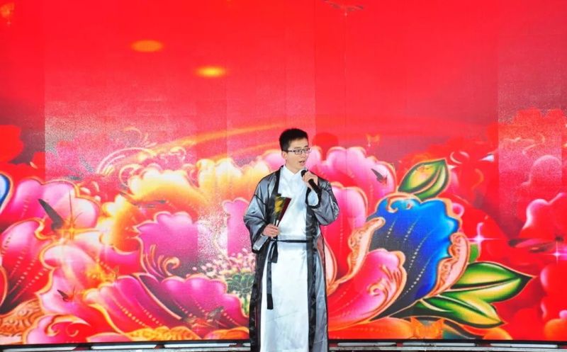 “感恩相伴?筑夢(mèng)同行”——龍港集團(tuán)2019新春年會(huì)盛大舉行！