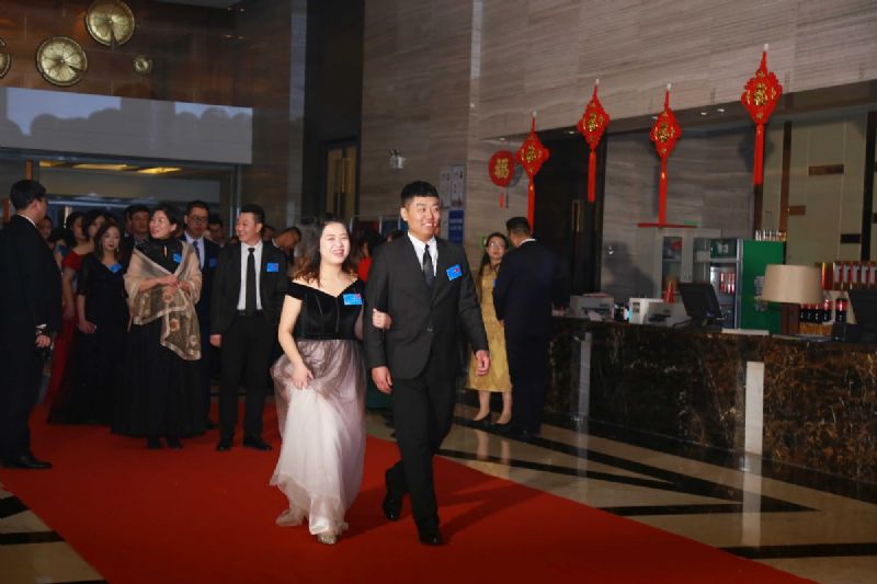 “凝心聚力 ·砥礪前行”— 龍港集團(tuán)2020新春年會(huì)完美收官！