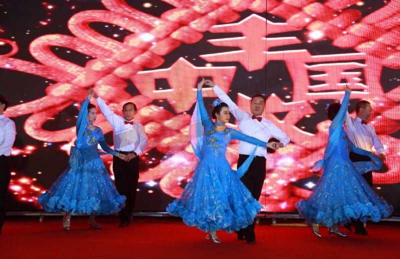 “凝心聚力 ·砥礪前行”— 龍港集團(tuán)2020新春年會(huì)完美收官！