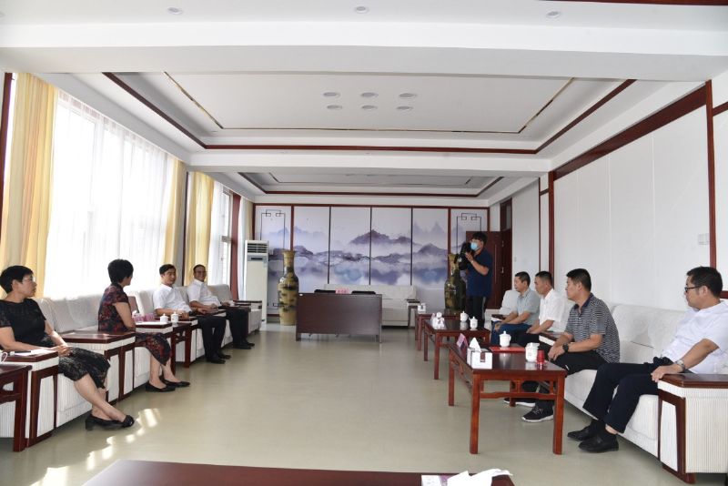 校企聯(lián)袂，共筑教育——“龍港·育秀園”又一教育教學(xué)獎勵基金簽約儀式圓滿完成！
