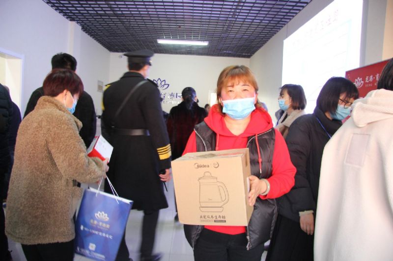 人山人海，瘋狂搶購丨直擊龍港·育德園開盤火爆現(xiàn)場！