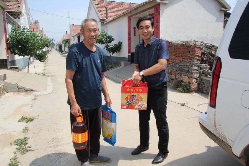 情系老黨員，慰問暖人心——新生代企業(yè)家代表、龍港集團(tuán)常務(wù)副總經(jīng)理王敬武走訪慰問老黨員