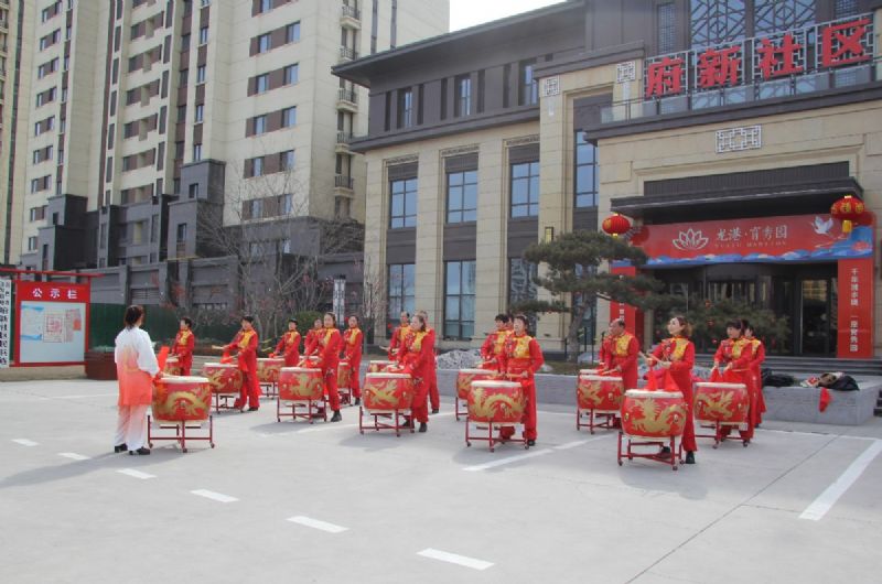 龍港·育秀園項(xiàng)目A區(qū)節(jié)后復(fù)工儀式暨“我們的中國(guó)夢(mèng) 文化進(jìn)萬(wàn)家”昌邑市2022文化惠民演出育秀園專場(chǎng)隆重舉行！