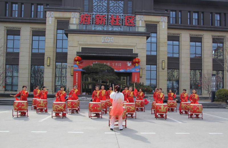 龍港·育秀園項(xiàng)目A區(qū)節(jié)后復(fù)工儀式暨“我們的中國(guó)夢(mèng) 文化進(jìn)萬(wàn)家”昌邑市2022文化惠民演出育秀園專場(chǎng)隆重舉行！